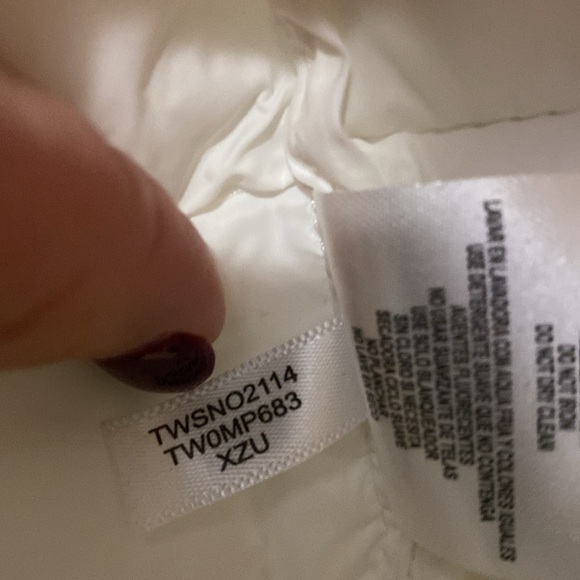 Tommy Hilfiger Lightweight Hooded Puffer Jacket White and Blue Women’s Small - Picture 11 of 17